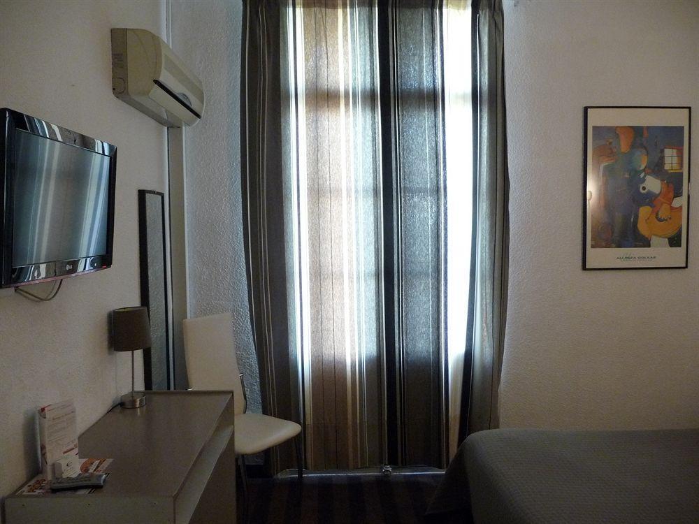 Hotel Alexander Perpignan Exterior photo